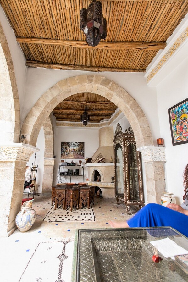 Lobby lounge - Dar Rahaothello (Essaouira)