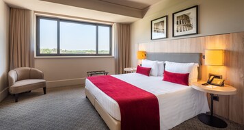 1 bedroom, premium bedding, minibar, in-room safe