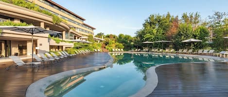 Seasonal outdoor pool