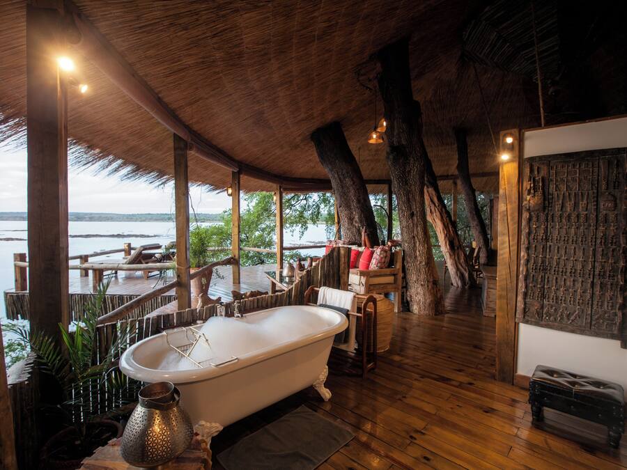 Tree House | Bad | Toalettartikler (inkludert), hårføner og håndklær