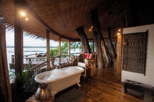 Tree House | Bathroom