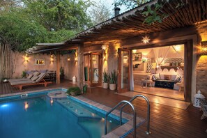 1 bedroom, premium bedding, minibar, individually decorated - Tongabezi Lodge (Livingstone)