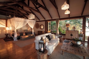 Dog House | 1 bedroom, premium bedding, minibar, individually decorated
