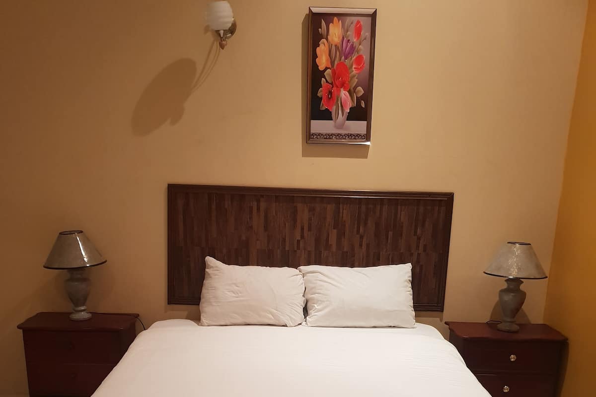 1 bedroom, iron/ironing board, WiFi (free)