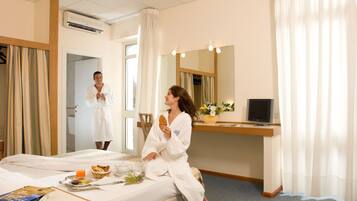 슈피리어 더블룸 | 객실 내 금고, 책상, 유아용 침대