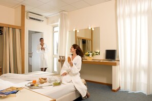 Superior Double Room | In-room safe, desk, cots/infant beds