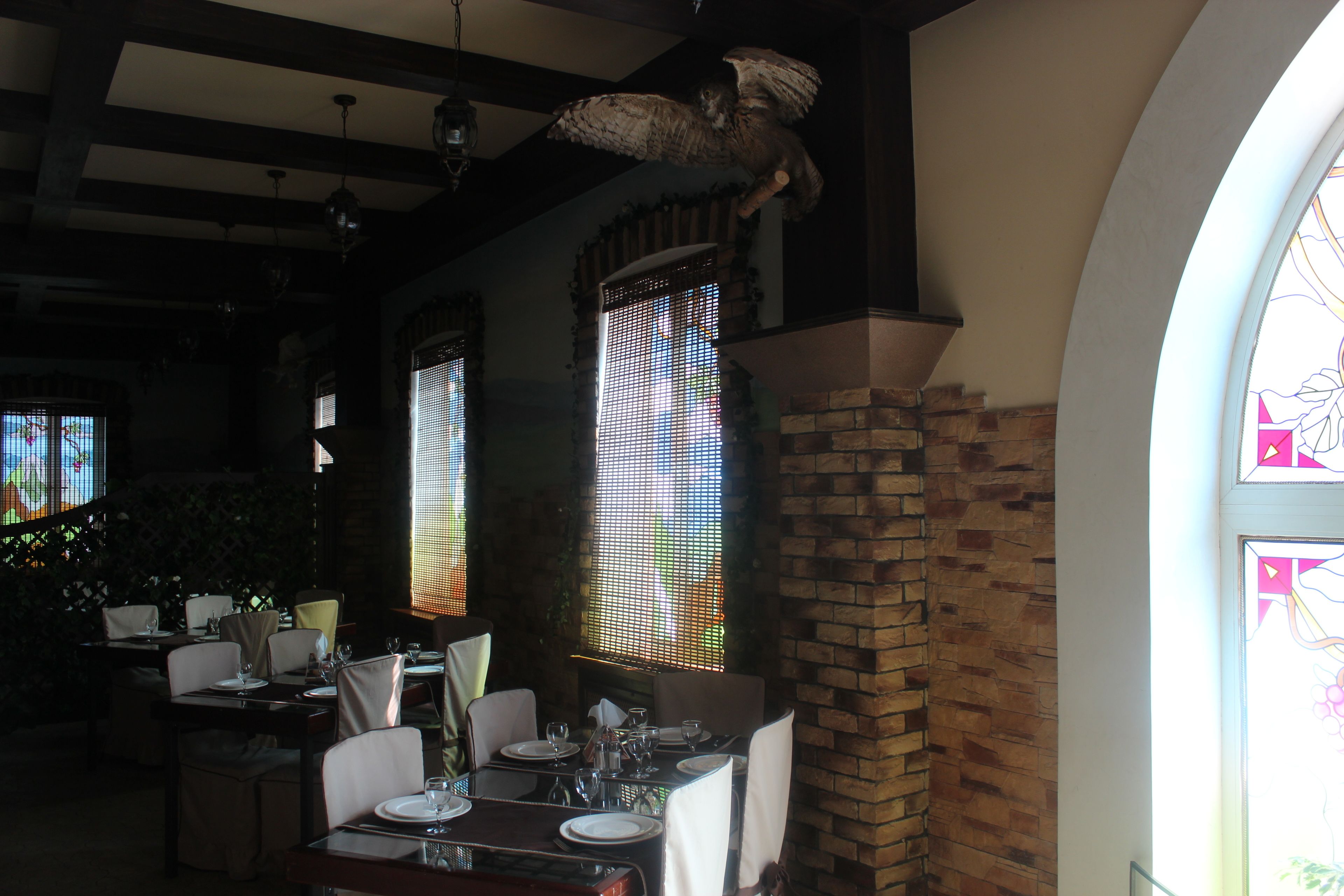 Breakfast, lunch, dinner served; Regional cuisine 