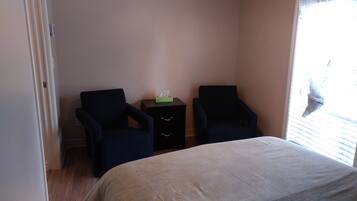 Egyptian cotton sheets, premium bedding, down comforters, soundproofing