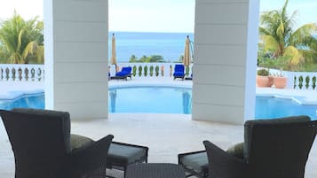 Outdoor pool, pool loungers