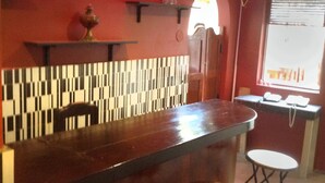 Bar (on property) - Pirwa Garcilaso Hostel (Cusco)