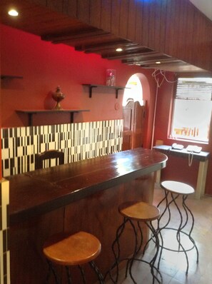 Bar (on property) - Pirwa Garcilaso Hostel (Cusco)