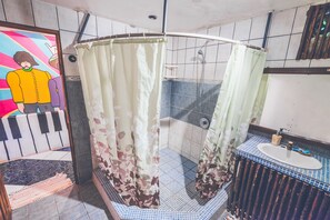 샤워 시설, 레인폴 샤워기, 타월