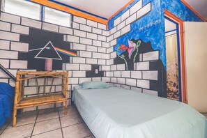Premium bedding, free WiFi, bed sheets - Pura Vida Hostel (Tamarindo)