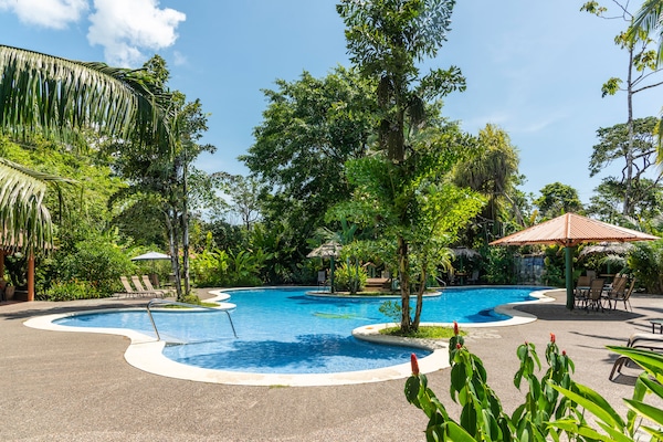 2 outdoor pools