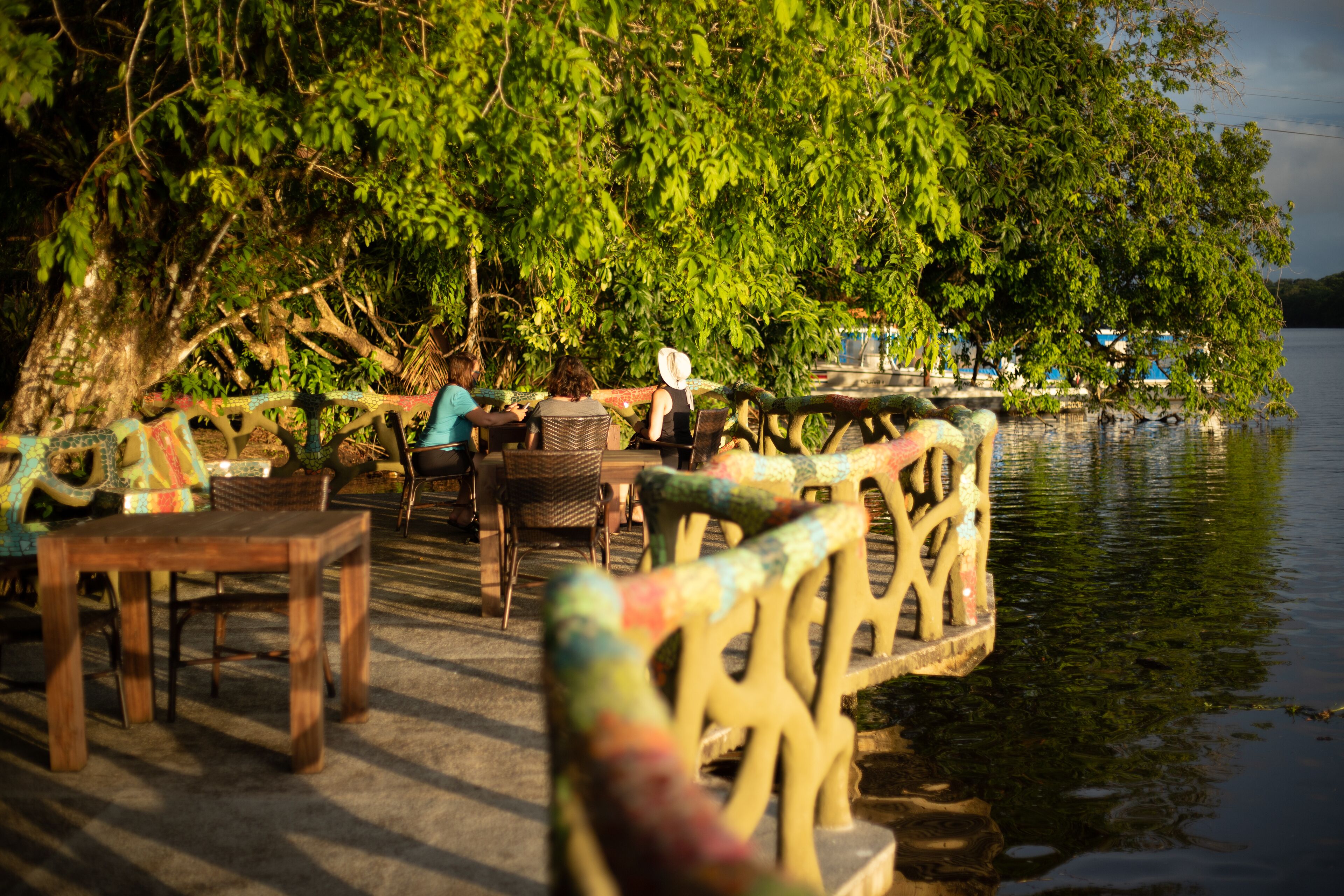3 bares/lounges, bar ao lado da piscina