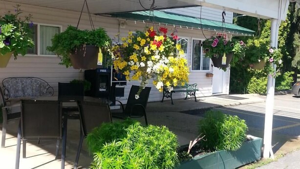 Front of property - Clearwater Country Inn & RV Park (Clearwater)