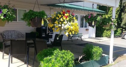 Clearwater Country Inn & RV Park