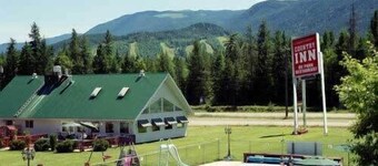 Clearwater Country Inn & RV Park