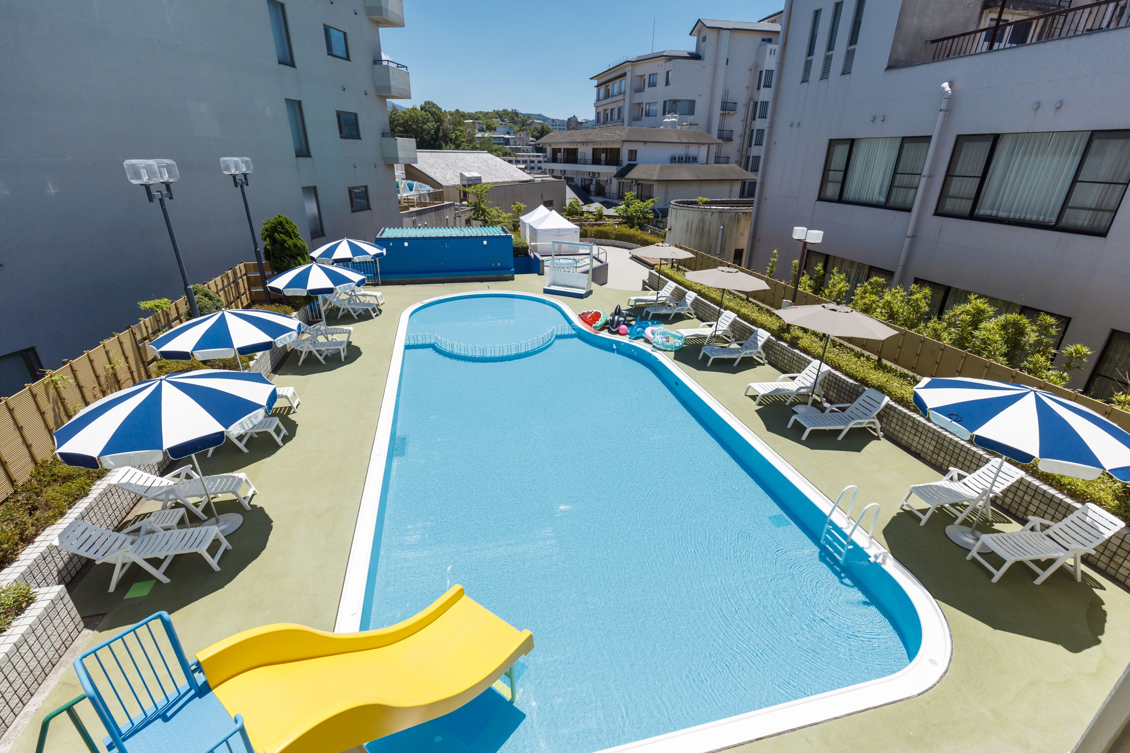 季節限定屋外プール