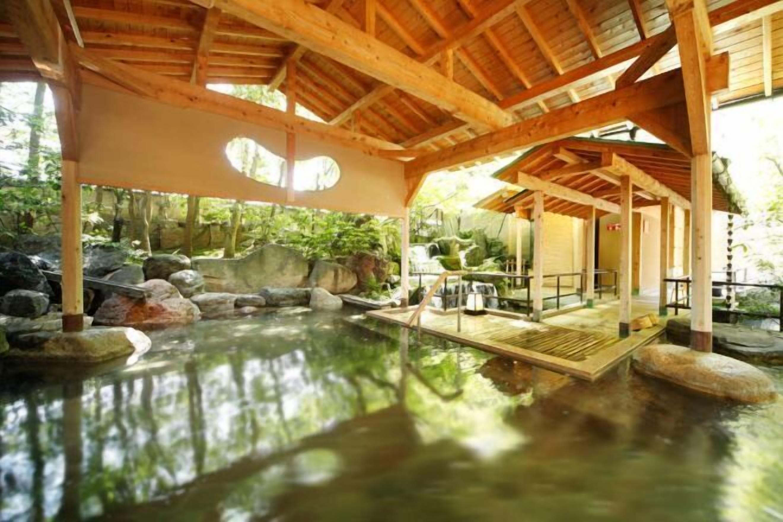 身体护理、芳香疗法、面部护理、阿育吠陀草药疗法、按摩服务