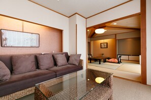 Una televisión de pantalla plana