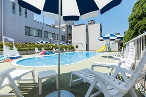 Seasonal outdoor pool