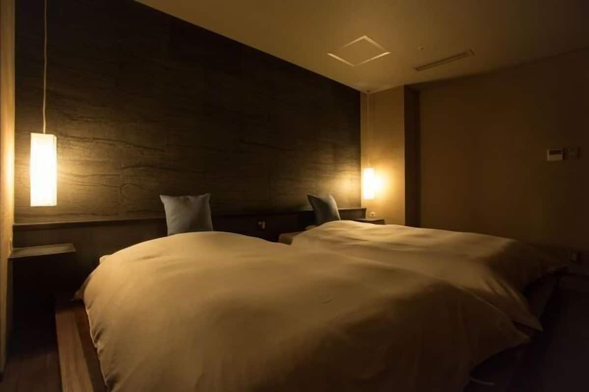 1 bedroom, in-room safe, free WiFi, bed sheets