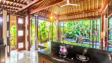 Vila superluxo, 1 quarto, varanda, no jardim (Villa Jantun) | Roupas de cama premium, cofres nos quartos, individualmente decorados