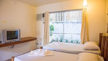 Standard Room | Desk, free WiFi