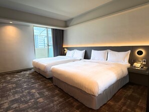 Chambre Quadruple Supérieure, 2 lits doubles, non-fumeur, vue ville