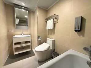 Dundyner, minibar (inkludert), blendingsgardiner og wi-fi (inkludert)