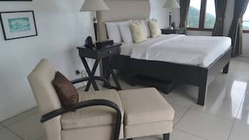 Suite, Non Smoking | Minibar, desk, blackout drapes, free WiFi
