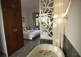 Ropa de cama de alta calidad y minibar 