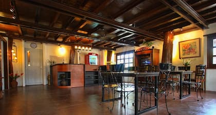 Travelbee Heritage Inn