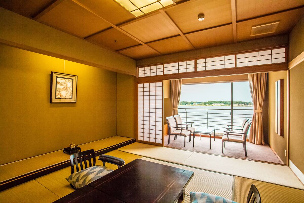 Chambre Supérieure, vue lac (Japanese-Style)