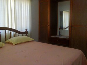 Comfort Room | 1 bedroom, in-room safe, iron/ironing board, free wired internet - Villa Bethlehem (Mahé Island)