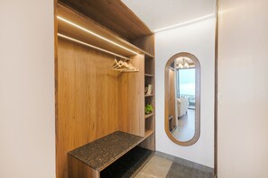 Casa rural de luxe | Espai de treball apte per a portàtils, cortines opaques i wifi gratuïta 