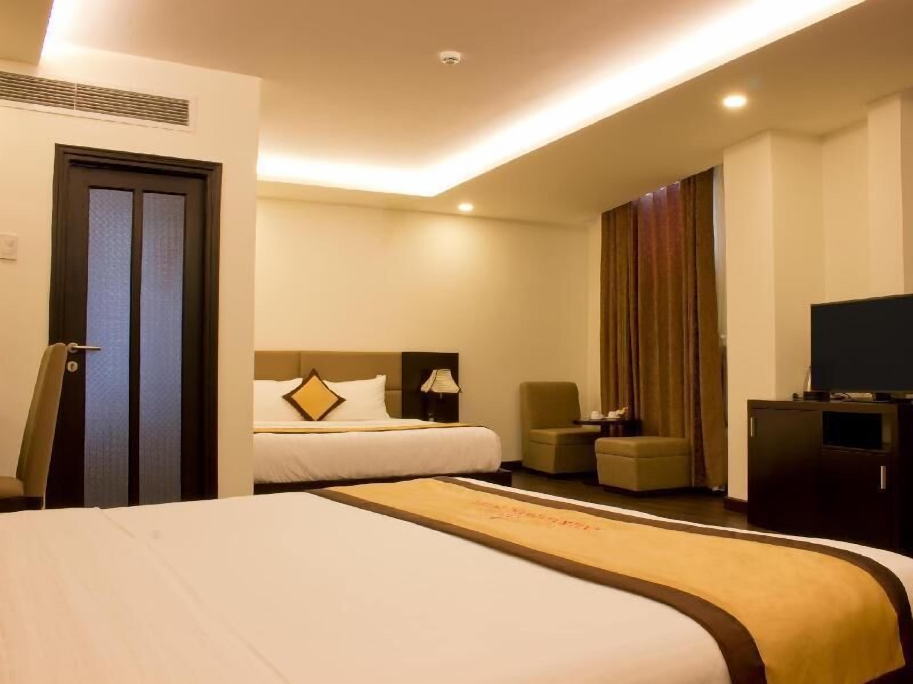 Minibar, in-room safe, desk, free WiFi