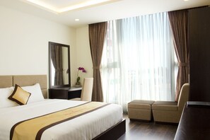 Minibar, in-room safe, desk, free WiFi - International Hotel (Can Tho)