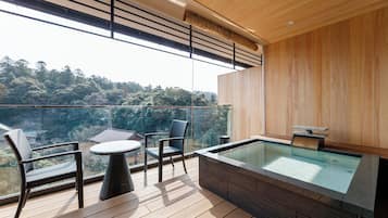 普通客房, 非吸煙房 (Japanese Jr Suite, with Open Air Bath) | 浴室 | 淋浴/浴缸二合一、免費盥洗用品、吹風機、拖鞋
