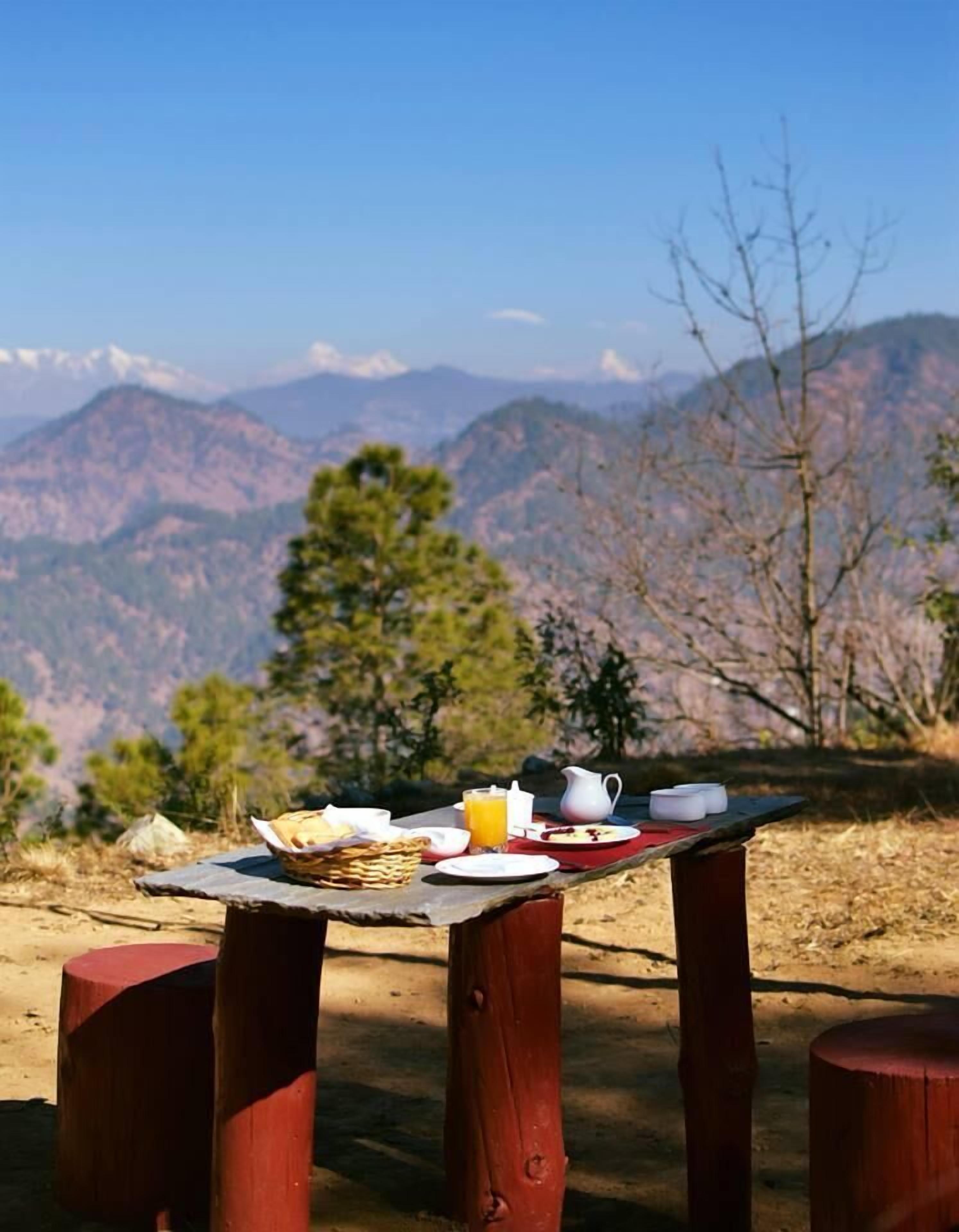 تقديم الإفطار، الأطباق المحلية، تناول الطعام في الهواء الطلق