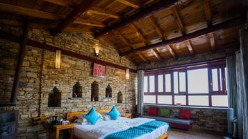 Deodar Cottage | Premium bedding, down comforters, desk, rollaway beds