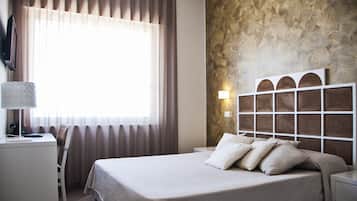 Kahden hengen huone, merinäköala | Ylelliset vuodevaatteet, minibaari, yksilöllisesti sisustettu, työpöytä