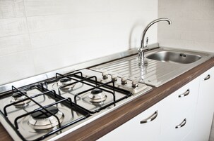 Studio, Kitchenette | Private kitchen