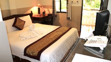 Standard Double Room | In-room safe, desk, free WiFi, bed sheets