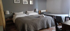 1 غرفة نوم وميني بار وبديكورات فريدة لكل غرفة وطراز فريد لكل وحدة