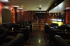 バー (施設内)