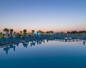 Indoor pool, outdoor pool, sun loungers - Sultan of Dreams (Manavgat)
