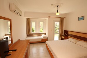 In-room safe, free cribs/infant beds - The Tower Hotel (Fethiye)