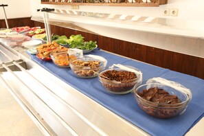 2 restaurants, breakfast served - The Tower Hotel (Fethiye)